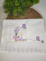 Matriz de Bordado Alfabeto Lavanda com laço para bordar ML