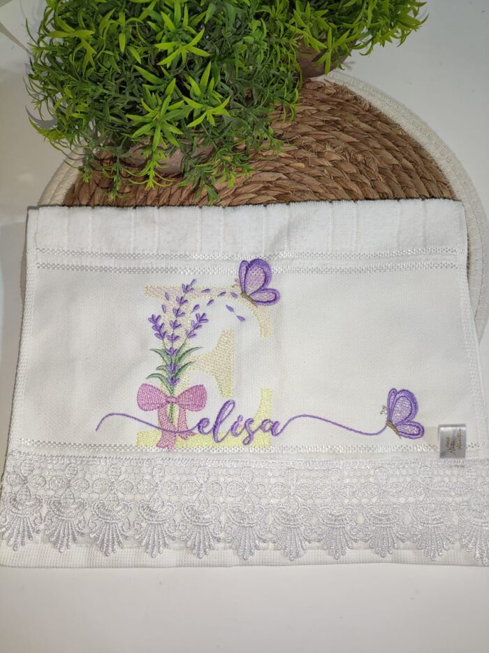 Matriz de Bordado Alfabeto Lavanda com laço para bordar ML