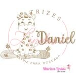 matriz de bordado nome Daniel com girafinha contorno para bordar ML