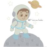 matriz de Bordado menino astronauta na Lua para bordar ML